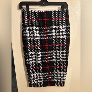 Stylish Black and Red Plaid Skirt